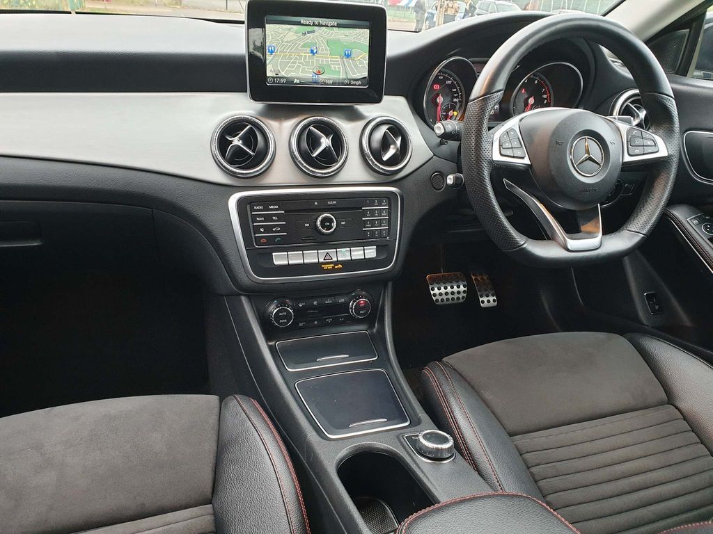 Mercedes Benz Cla Class 2018/0 - Global Int Ltd